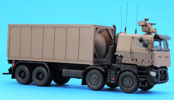 Model-Army-8x8-armored-tanker